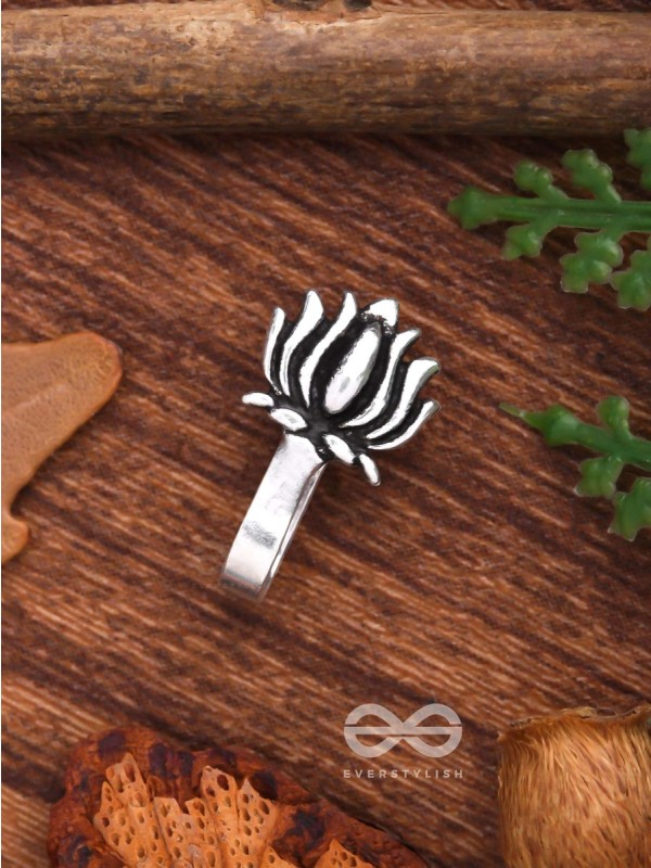THE LIVELY LOTUS - NON-PIERCED BOHO NOSERING