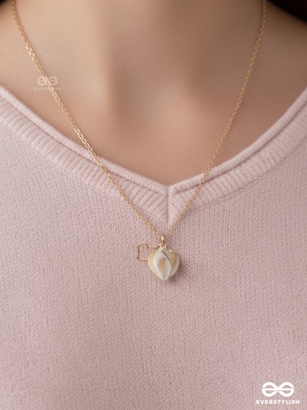 The Beach Romance- Golden Embellished Necklace With Anti-Tarnish Coating