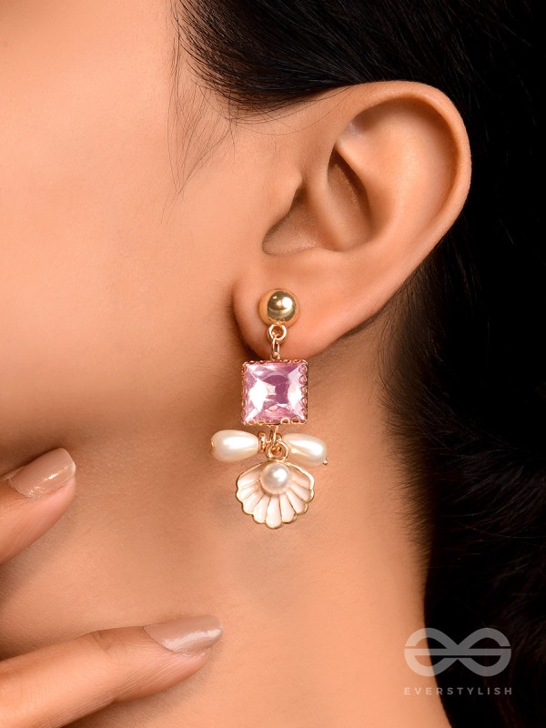 The Splendid Shell- Golden Pearl Earrings