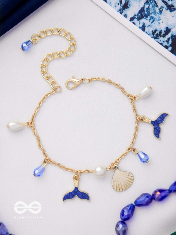 The Mermaid's Kiss- Golden Pearl Bracelet