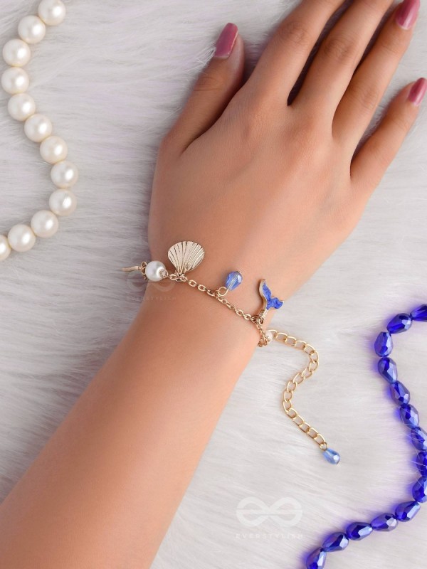 The Mermaid's Kiss- Golden Pearl Bracelet