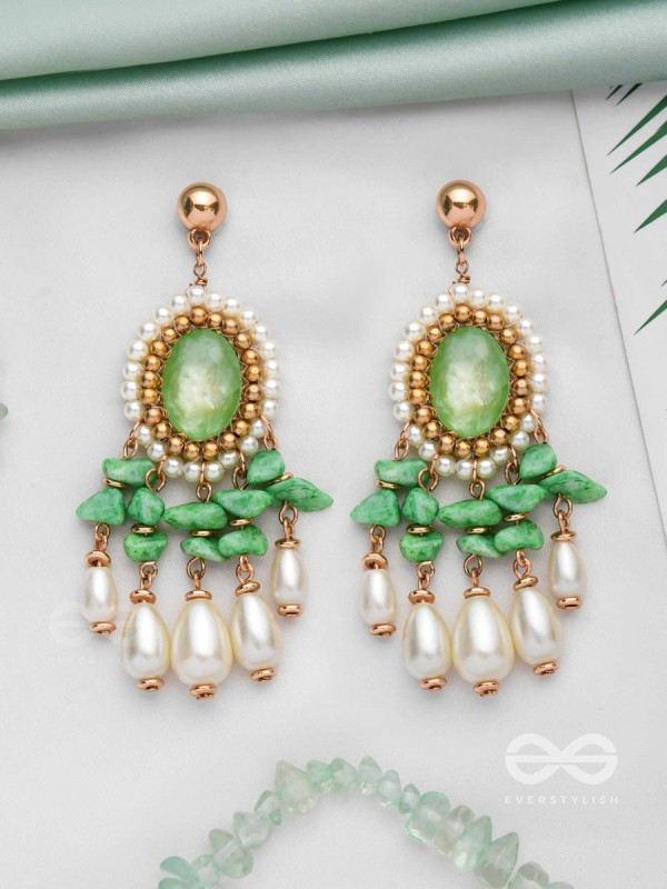THE EVERLASTING ELEGANCE - GOLDEN EMBELLISHED EARRINGS