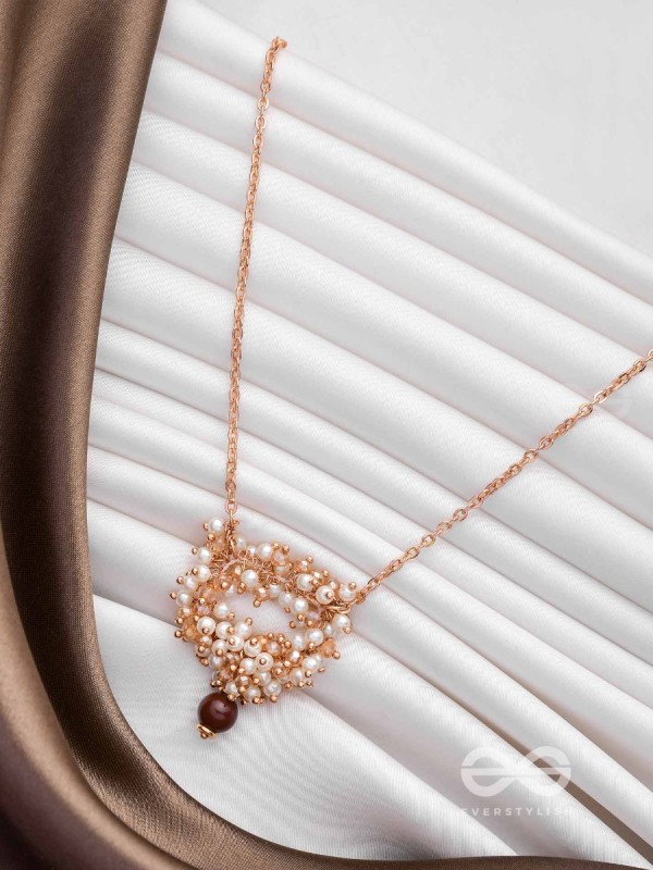 Golden Whispering Chain - Bold & Glamorous Neckpiece With Anti-Tarnish Coating 