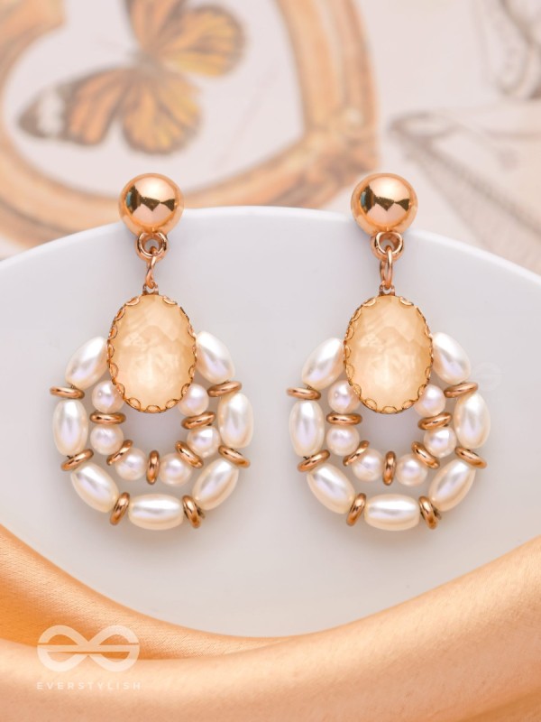 THE IVORY ELEGANCE - ELEGANT DROP EARRINGS (GOLDEN)