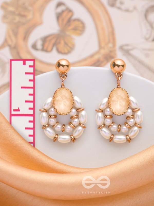 THE IVORY ELEGANCE - ELEGANT DROP EARRINGS (GOLDEN)