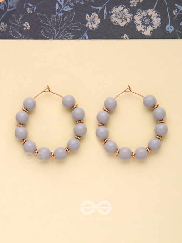 THE RAINY SHADOWS - CLASSIC HOOP EARRINGS (GRAY)