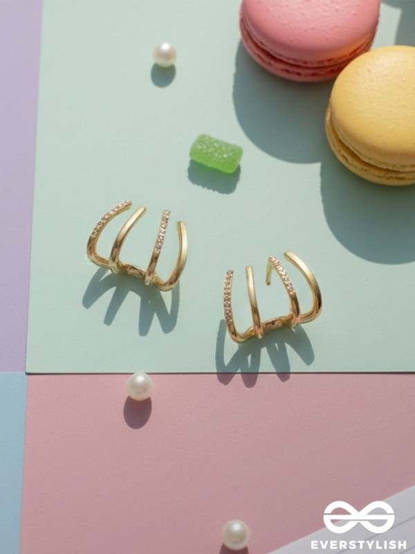 CLAWS OF DESTINY - GOLDEN STUD EARRINGS
