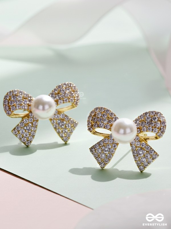 KNOT-A-LOT - GOLDEN PEARL SPARKLING STUDS