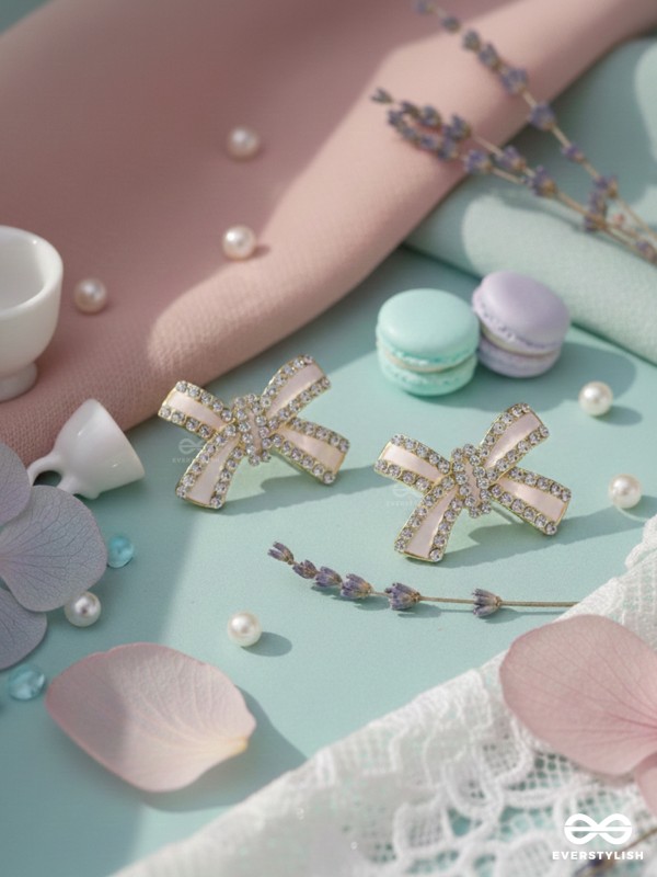 KNOTTY & NICE - GOLDEN ENAMELLED STUDS (WHITE)