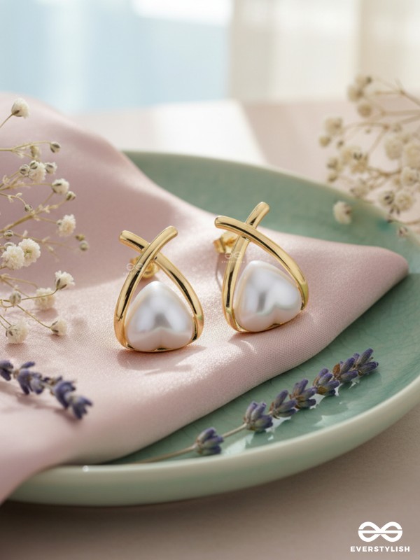 ENTANGLED IN LOVE - CASUAL GOLDEN STUDS