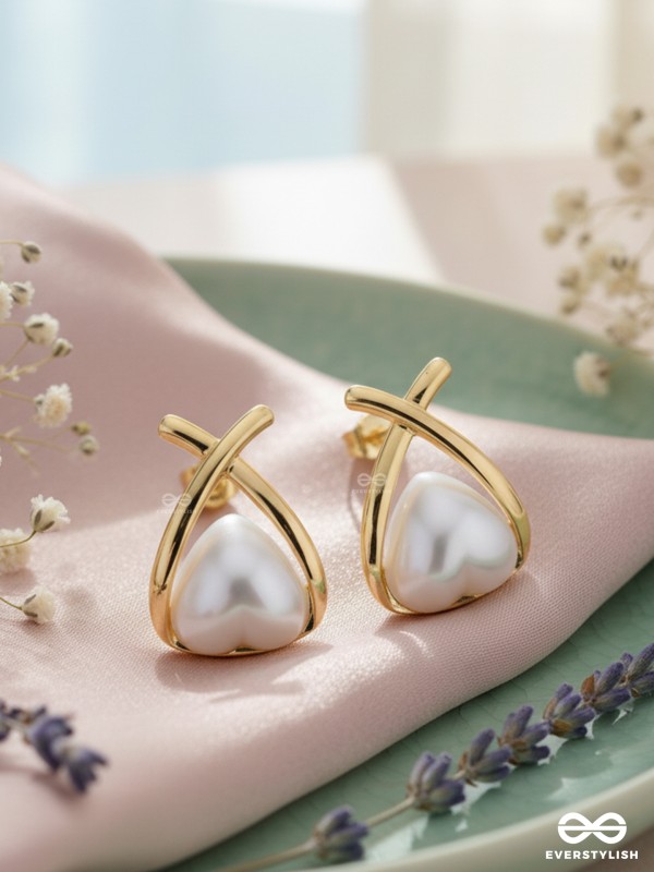 ENTANGLED IN LOVE - CASUAL GOLDEN STUDS