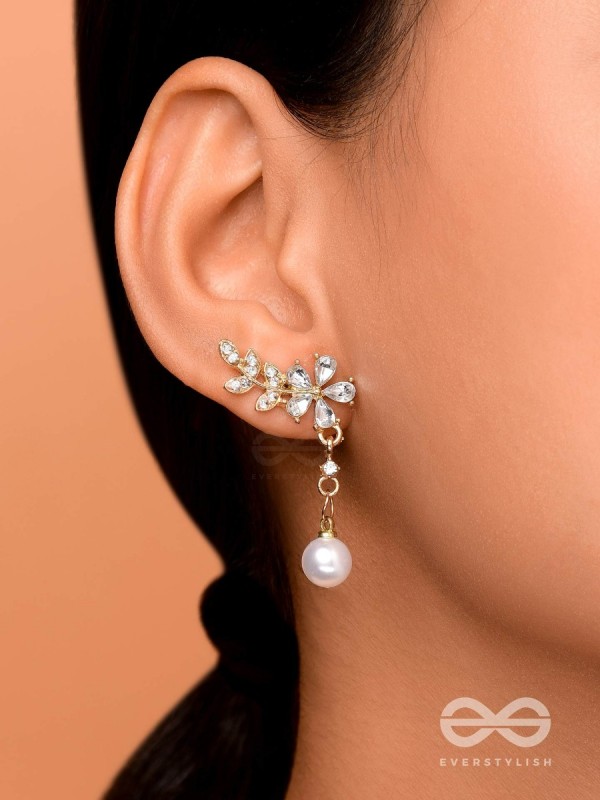 LIFE IN FULL BLOOM - SPARKLING PEARL EARRINGS