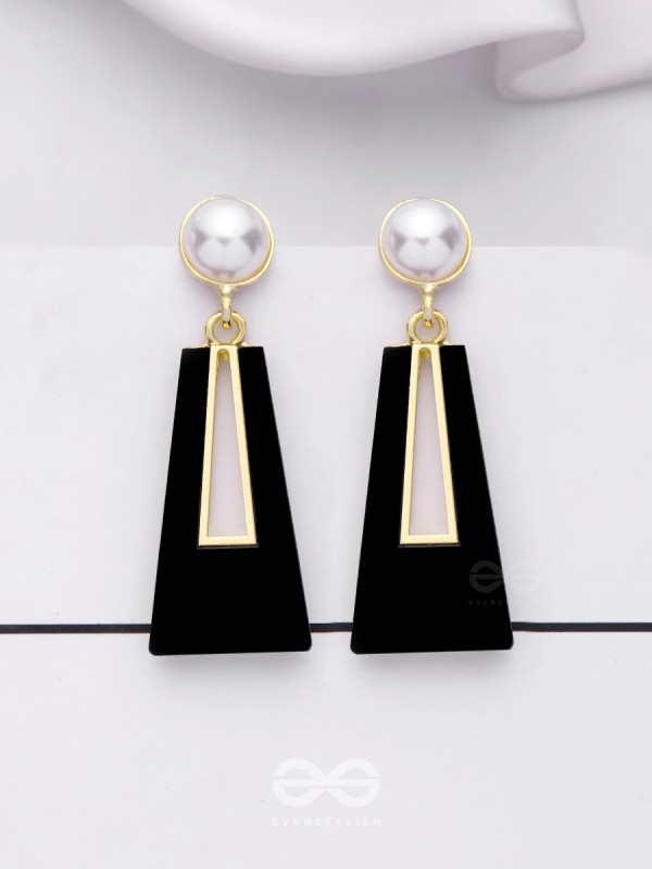 A SASS A DAY - BLACK & GOLDEN DROP EARRINGS 