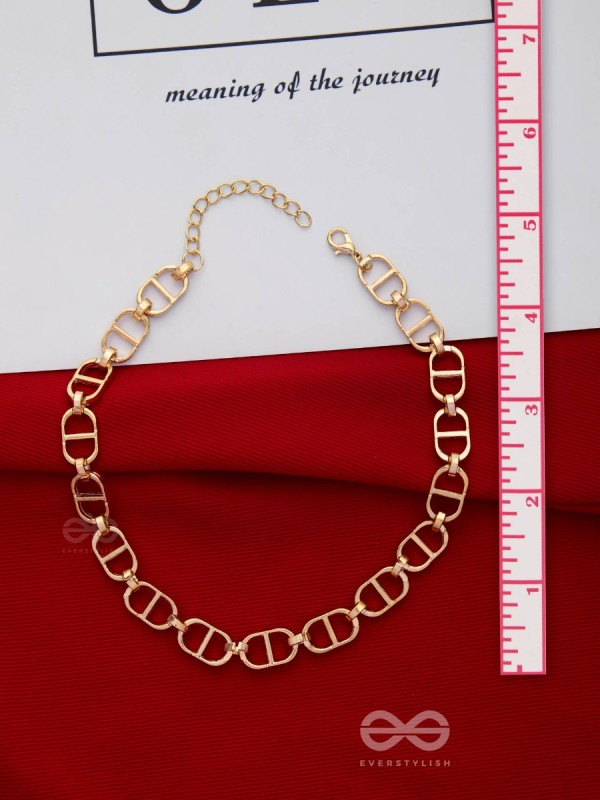 THE BOLD IMPRESSION - GOLDEN STATEMENT NECKPIECE