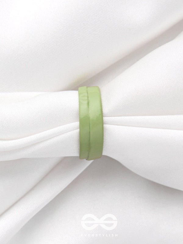 MY MINTY LUSH - ADJUSTABLE ACRYLIC RING