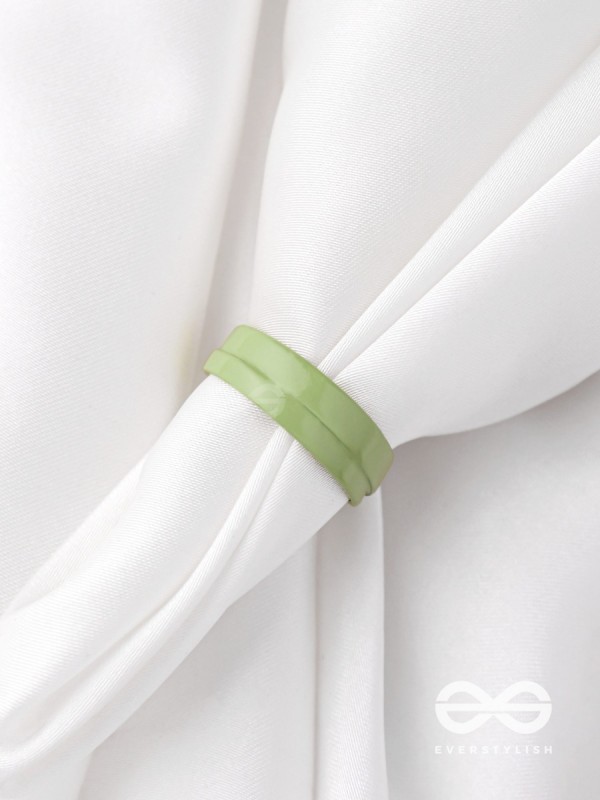 MY MINTY LUSH - ADJUSTABLE ACRYLIC RING