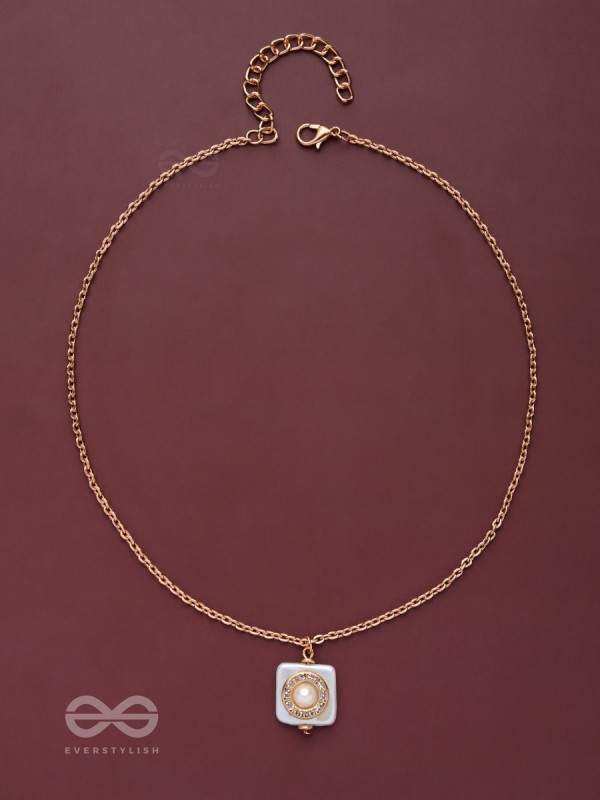 Vanilla Ice Dream - Casual White Neckpiece With Anti-Tarnish Coating 
