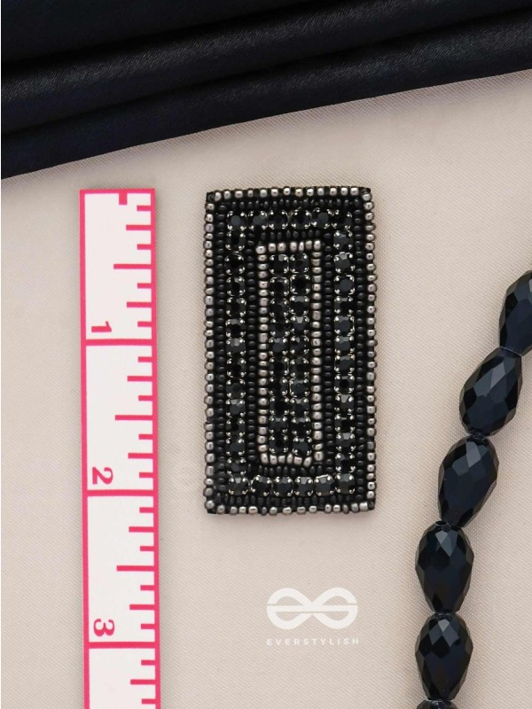 KSHAPA - NIGHT OF POETS - BEADS EMBROIDERED EARRINGS