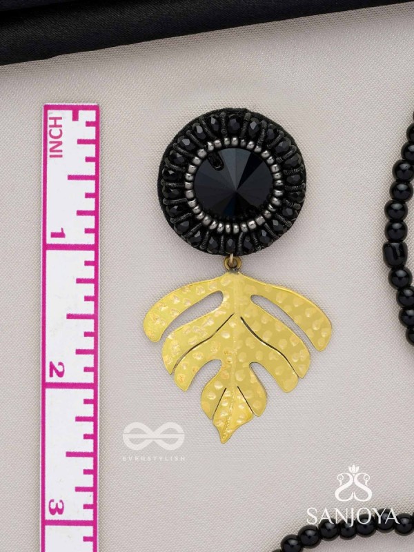 SHRAVAKA - THE DARK LEAF - STONE AND BEADS EMBROIDERED EARRINGS