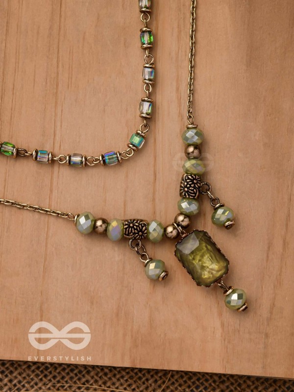 THE SMOKEY FOREST - STATEMENT MULTILAYERED NECKPIECE