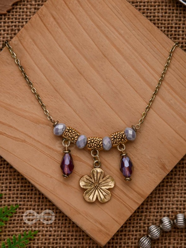 THE  GARDEN GRACE - CASUAL & ELEGANT NECKPIECE