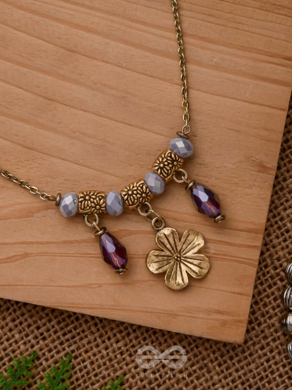 THE  GARDEN GRACE - CASUAL & ELEGANT NECKPIECE