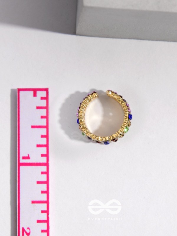 PRISM SPARKLERS - GOLDEN EMBELLISHED RING (MULTICOLOR)