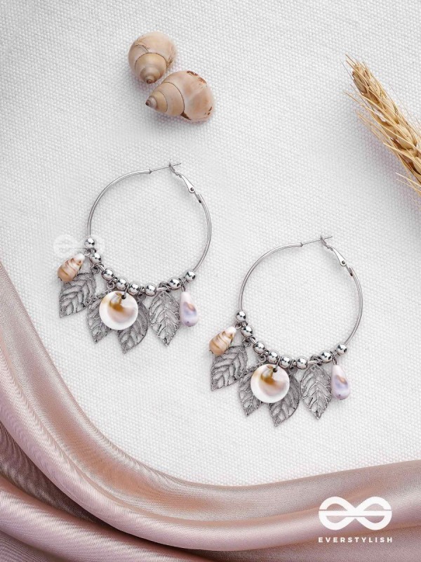 THE LEAFLET FANTASY - SILVER STATEMENT EARRINGS