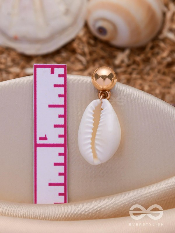 SHELL ME ABOUT IT - GOLDEN EMBELLISHED EARRINGS