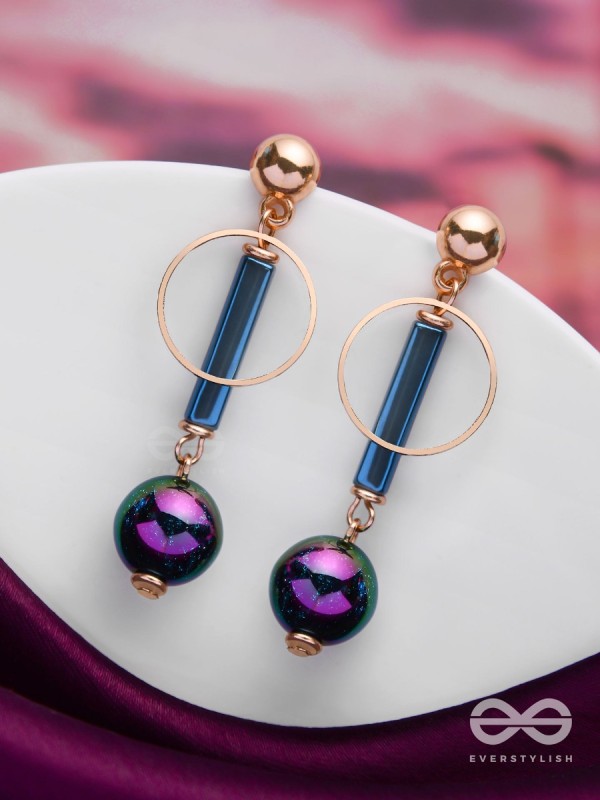 GALAXY SPARKLES - GOLDEN EMBELLISHED EARRINGS