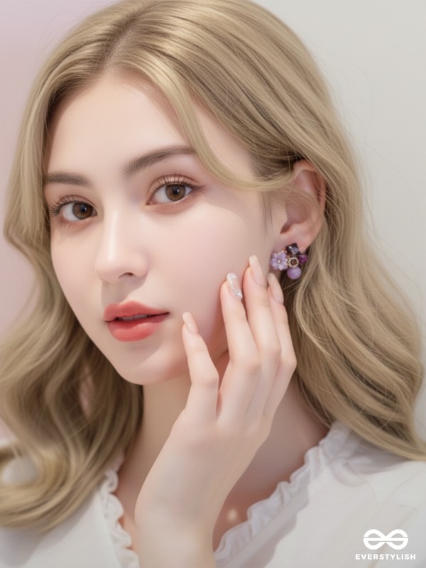 PETAL POP – CHARMING STUDS IN PURPLE SHADES WITH FLOWER DETAILS