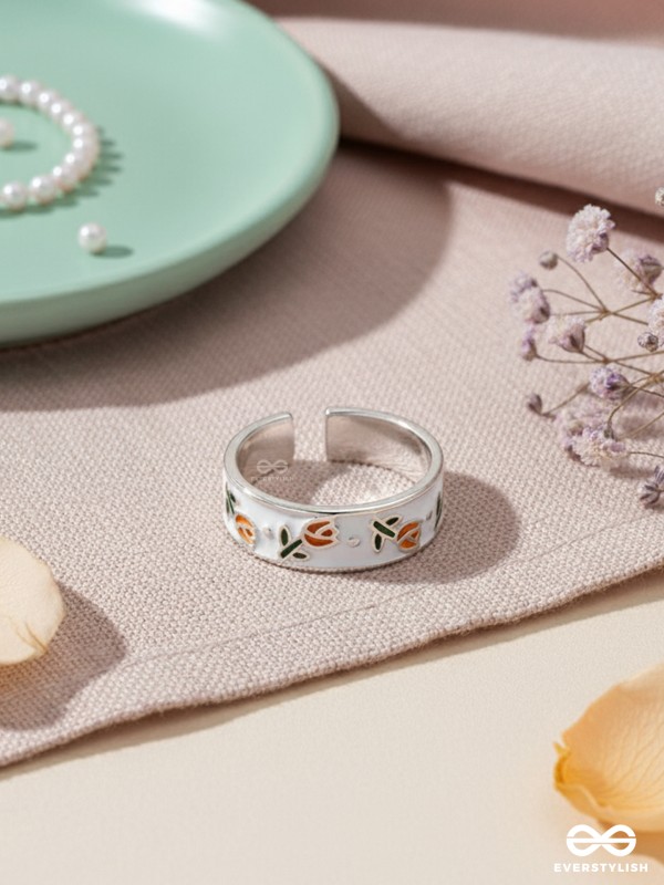 TULIP TIMES - SILVER RING (ADJUSTABLE)