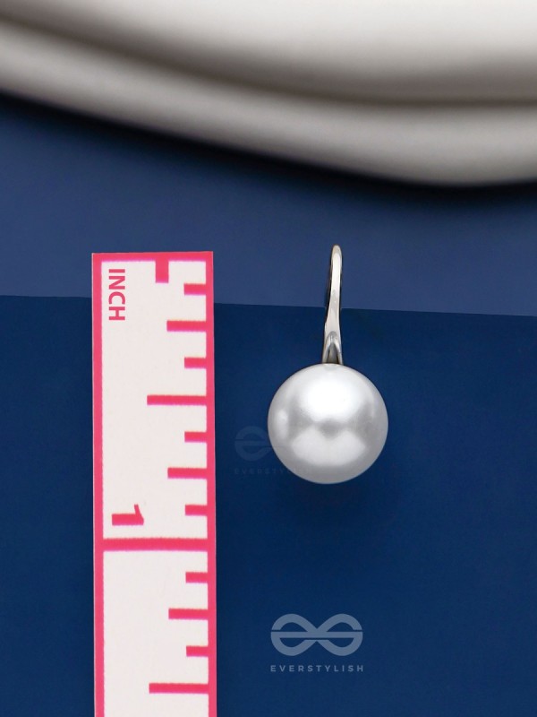 THE GROOVY PEARL - SILVER EMBELLISHED EARRINGS