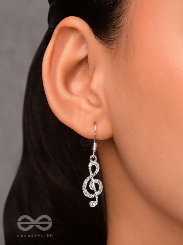 THE MUSICAL NOTES - SILVER SPARKLING EARRINGS