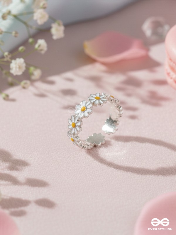 DAISY MEADOWS - SILVER EMBELLISHED RING (ADJUSTABLE)