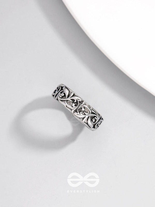 SHADOW SPELLS- STATEMENT SILVER RING (ADJUSTABLE)