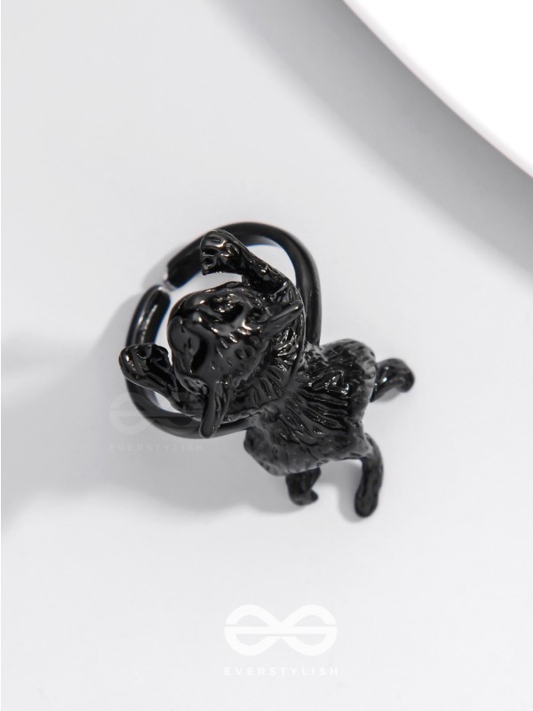A MAJESTIC PROWL - STATEMENT BLACK RING (ADJUSTABLE)