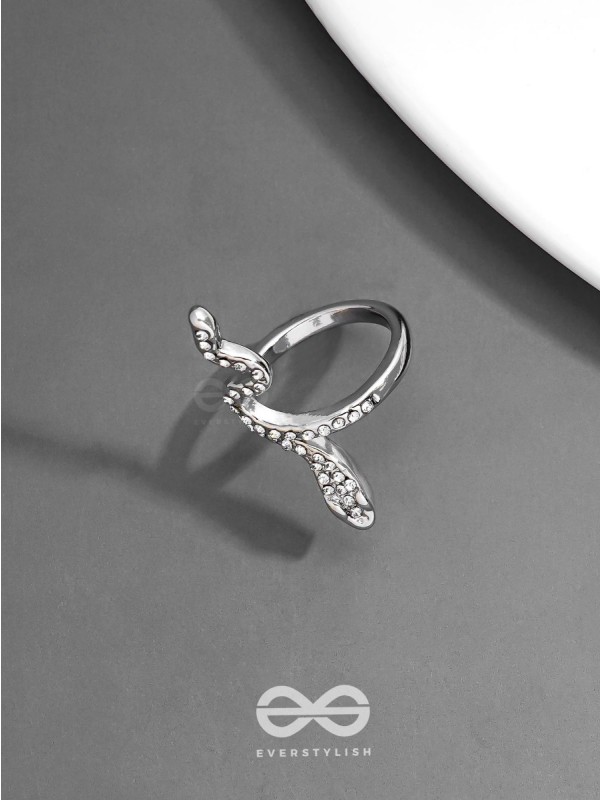 STUDDED SLYTHERIN - STATEMENT SILVER RING (ADJUSTABLE)