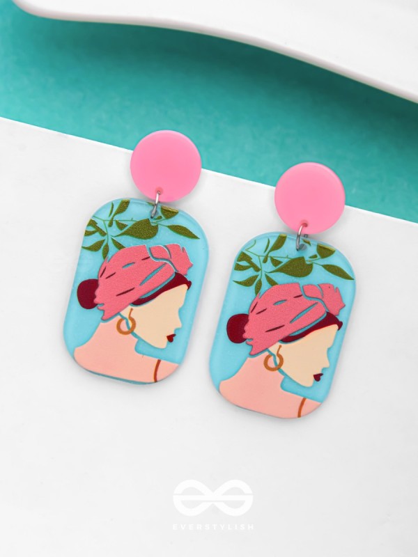 DIVA IN A DREAM - STATEMENT ACRYLIC EARRINGS