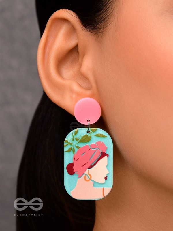 DIVA IN A DREAM - STATEMENT ACRYLIC EARRINGS