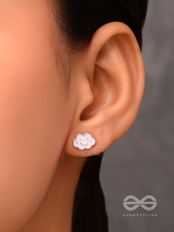 FLUFFY RAINBOW DREAMS - GOLDEN EMBELLISHED STUD EARRINGS