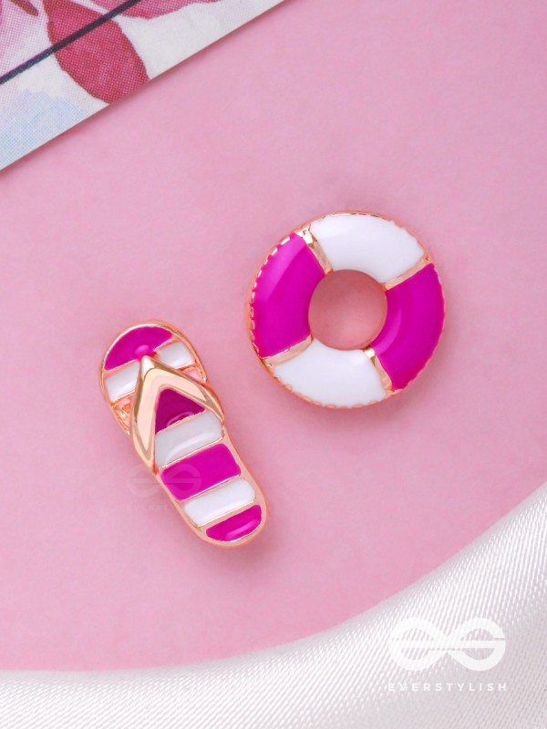FOOTLOOSE 'N SWIM TUBE - GOLDEN EMBELLISHED STUD EARRINGS