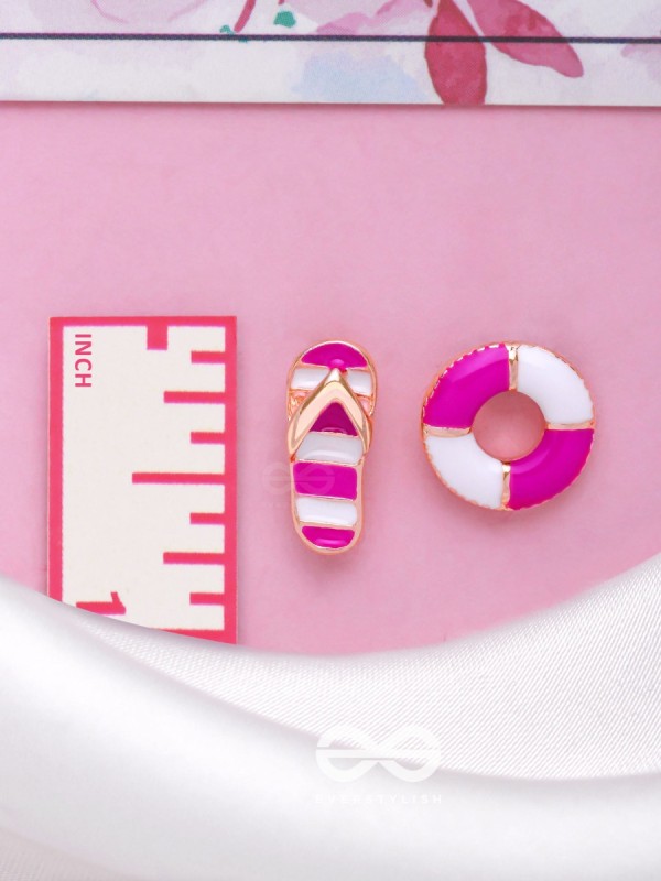 FOOTLOOSE 'N SWIM TUBE - GOLDEN EMBELLISHED STUD EARRINGS