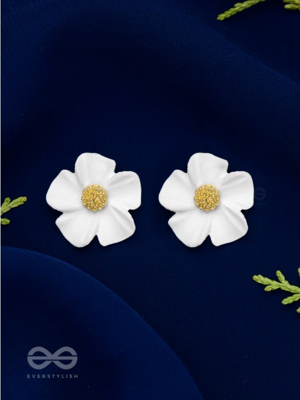 THE BLOSSOM BALLAD - GOLDEN AND WHITE ACRYLIC STUD EARRINGS