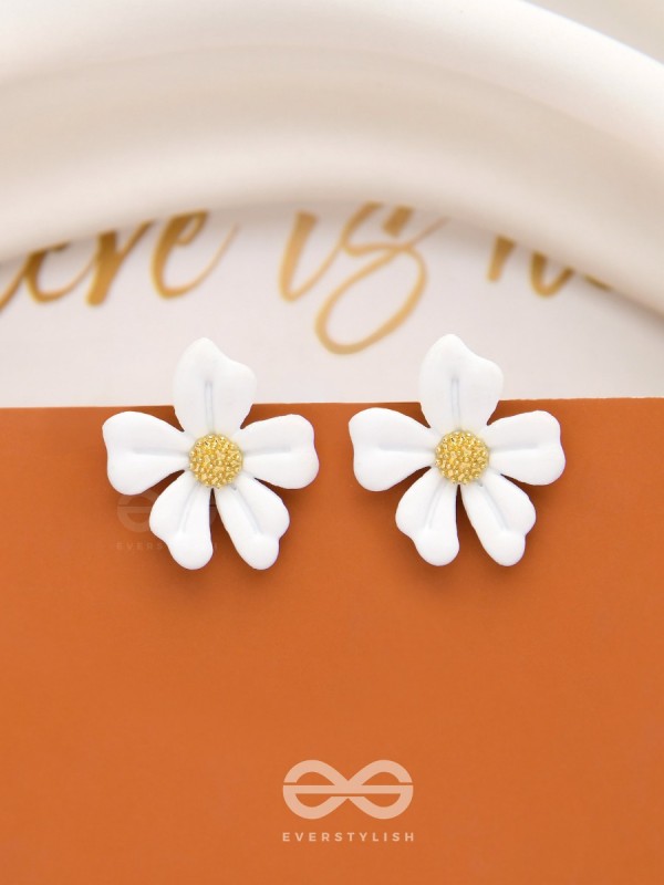 THE FLORAL FLING - GOLDEN AND WHITE ACRYLIC STUD EARRINGS