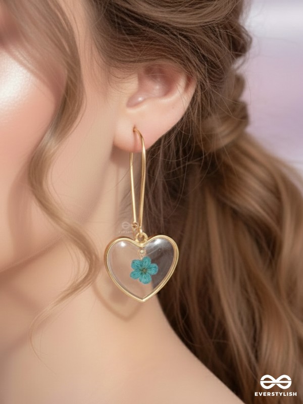 Heart Of Sky - Pressed Flower Resin Earrings