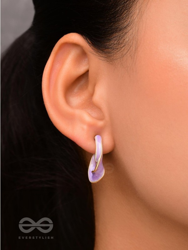 EBB AND FLOW - ENAMELLED TWISTED STUDS (PURPLE)