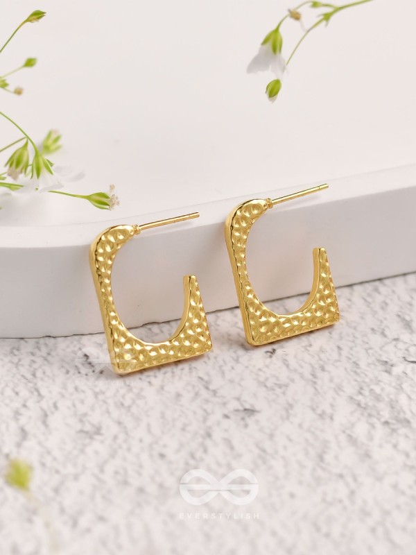 A Pixel Play - Golden Stainless Steel Earrings With Anti-Tarnish Coating