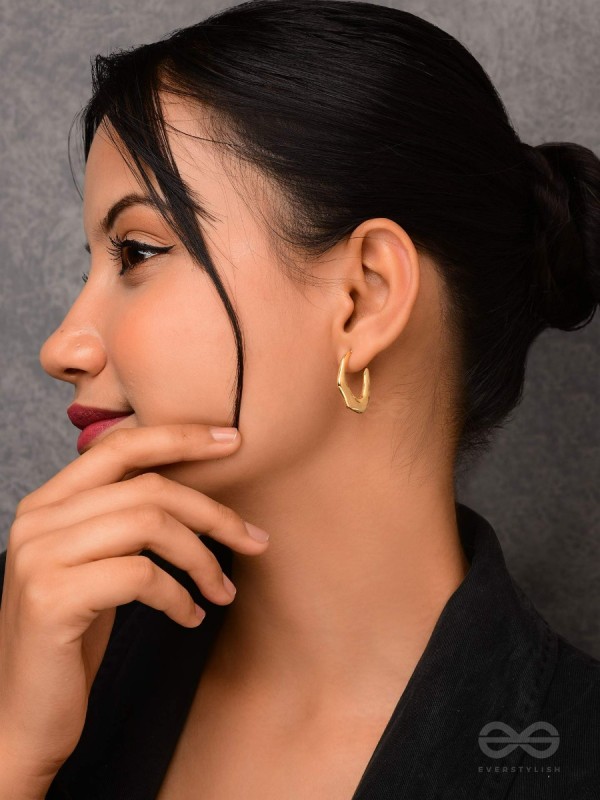 Mirage Embrace - Golden Stainless Steel Earrings With Anti-Tarnish Coating