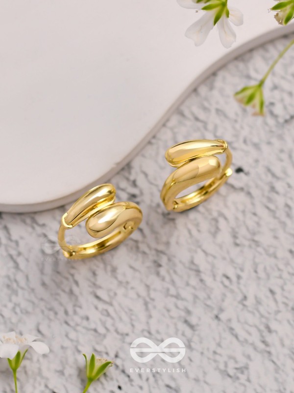 The Sunlit Elegance - Classic Golden Earrings 